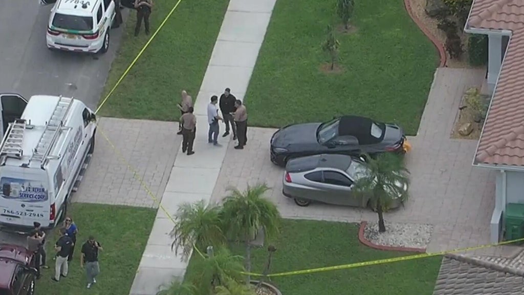 Man dead, woman hospitalized after domestic murder-suicide attempt in southwest Miami-Dade, deputies say — CBS Miami, Lake Mary Health news
