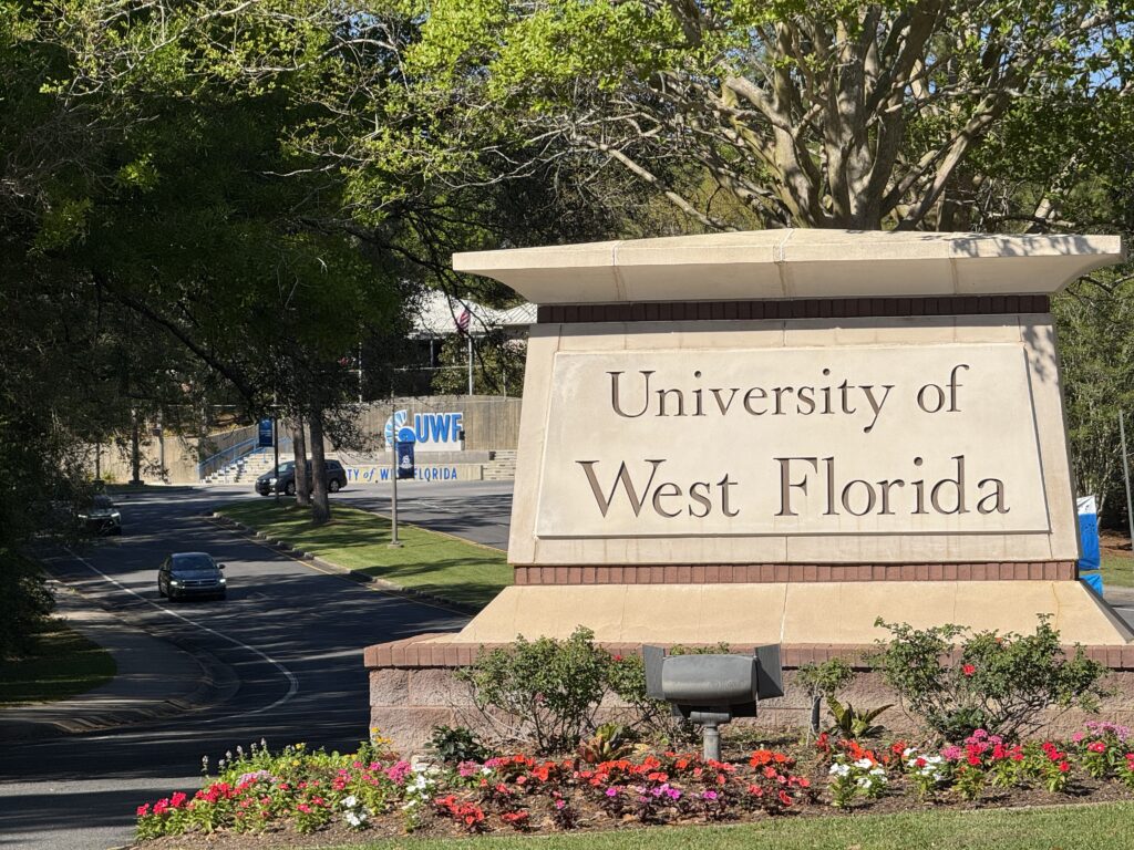 University of West Florida orders dorms evacuated on less than a day’s notice — Florida Phoenix, Lake Mary Schools news