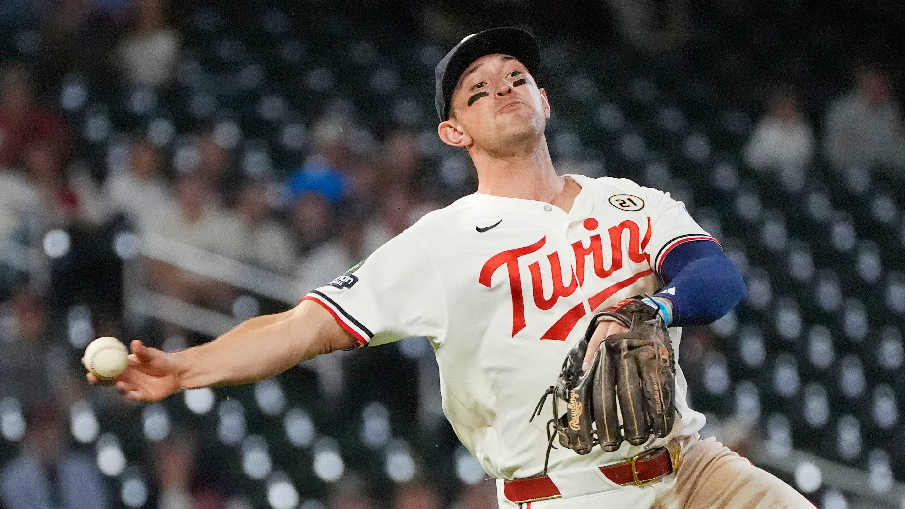 Brooks Lee's Gold Glove nomination further vindicates Twins' decision to move him to third base — Puckett's Pond (Twins), Lake Mary Sports news