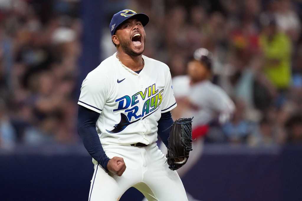 Freddy Peralta, Liam Hicks lift the Rays to a 3-1 win over the Guardians that evens the ALCS at 1-1 — WESH 2 Orlando