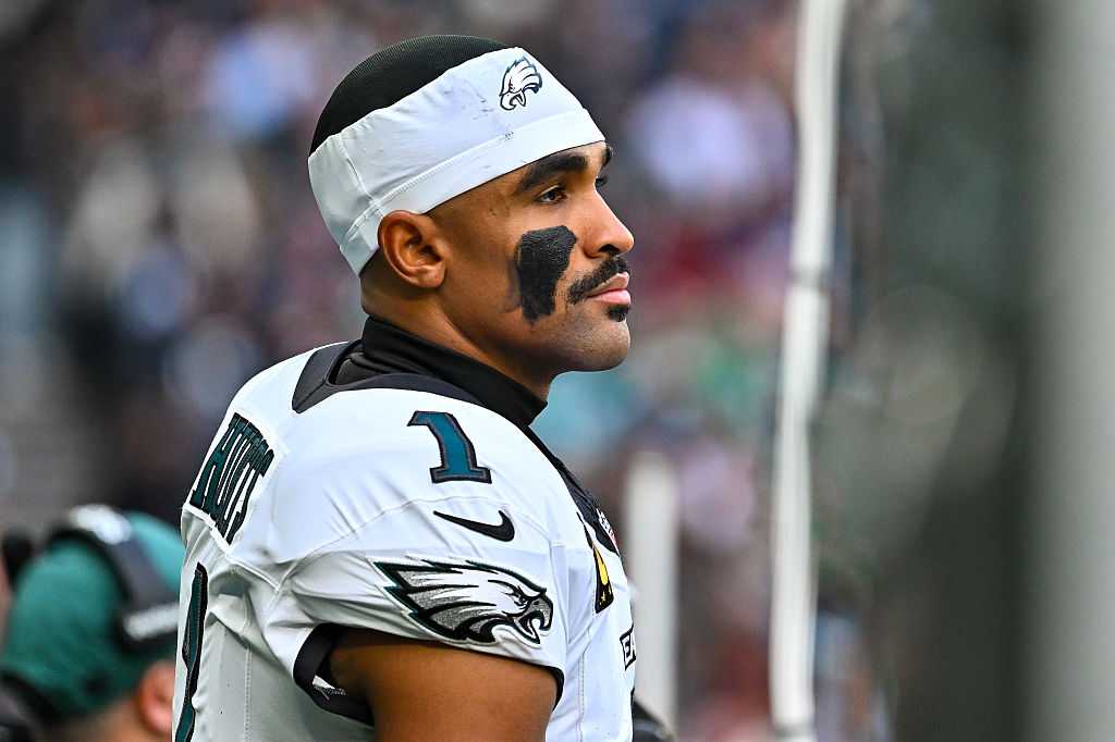 Eagles rule out quarterback Jalen Hurts for Sunday's game over blood clot — WESH 2 Orlando, Lake Mary Sports news