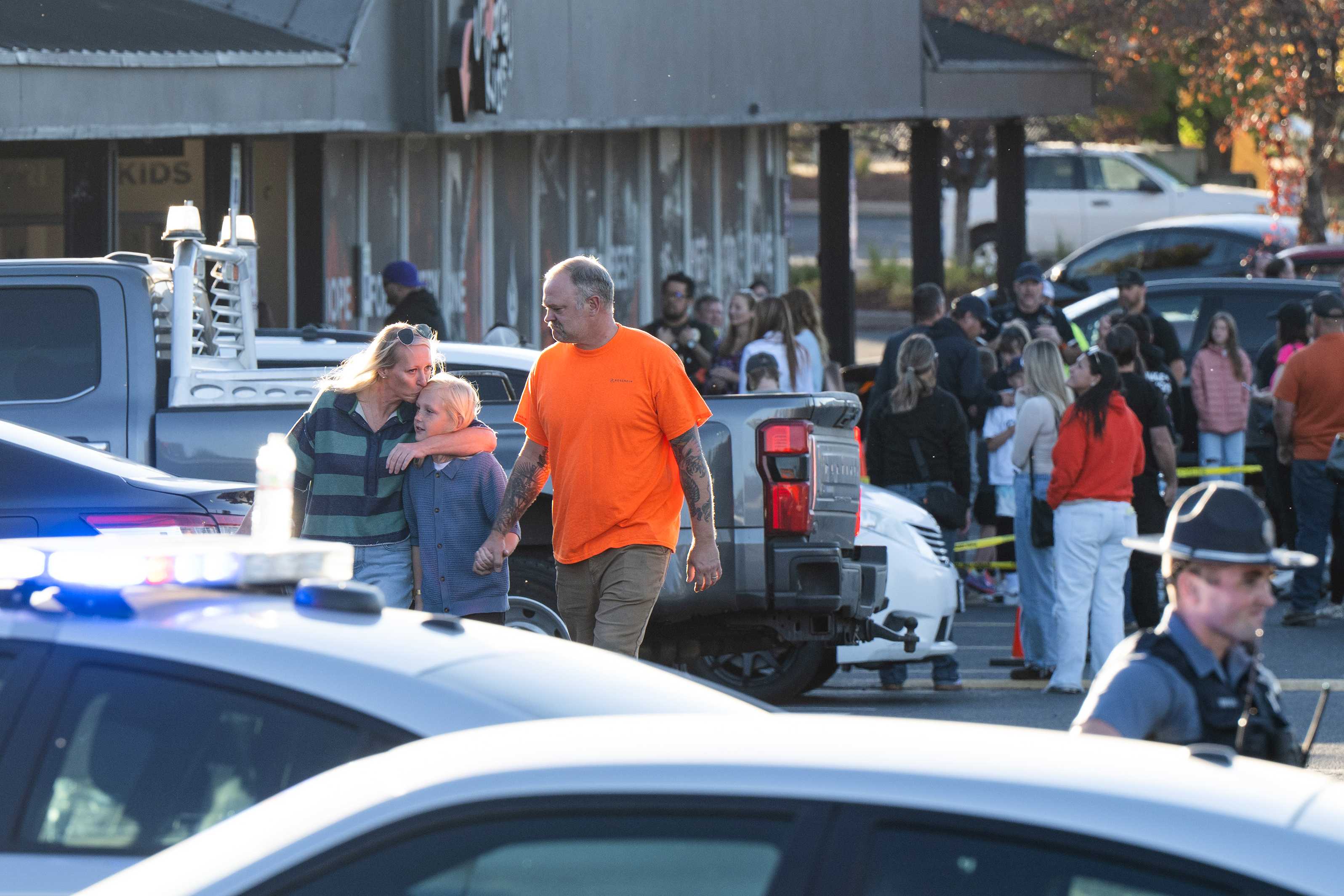 Police: Teen shooter kills 4 at Oregon elementary school before being fatally shot by a witness — WESH 2 Orlando, Lake Mary Schools news