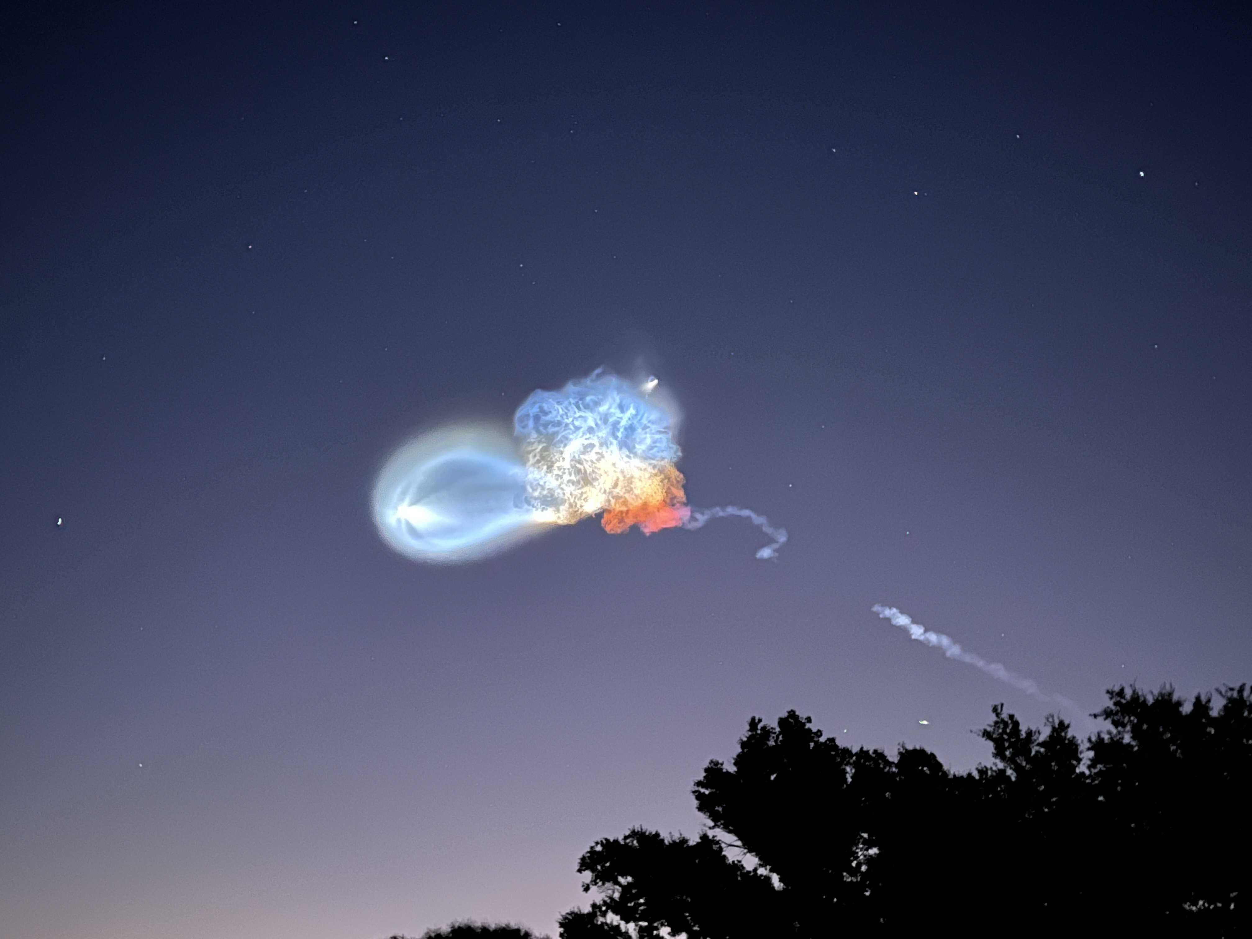 Glowing 'space jellyfish' effect lights up Central Florida sky after rocket launch — WESH 2 Orlando