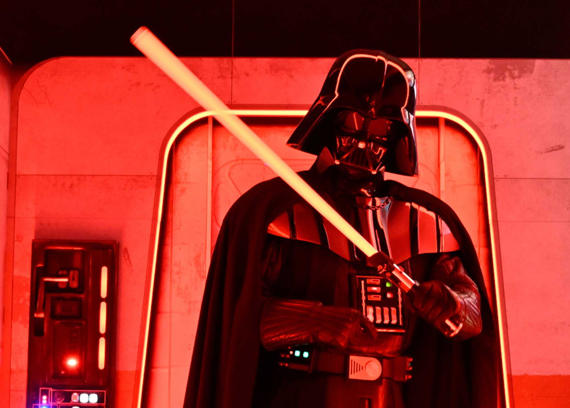 Lightsaber Darth Vader used in 'Empire Strikes Back' goes up for auction — WESH 2 Orlando, Lake Mary Community news