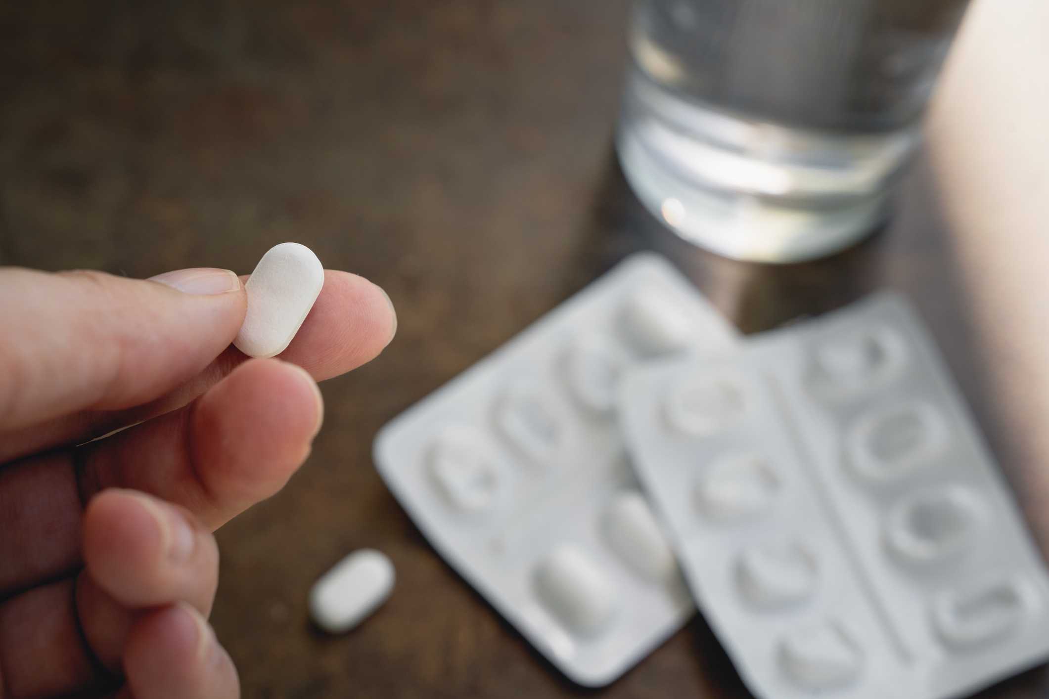Reports of discolored tablets lead FDA to recall Amazon-branded acetaminophen bottles — WESH 2 Orlando, Lake Mary Community news