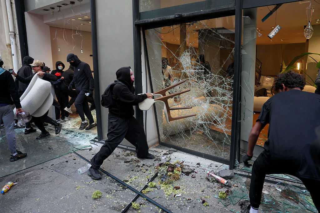 Resale site removes listings for stolen French goods amid protests — WESH 2 Orlando