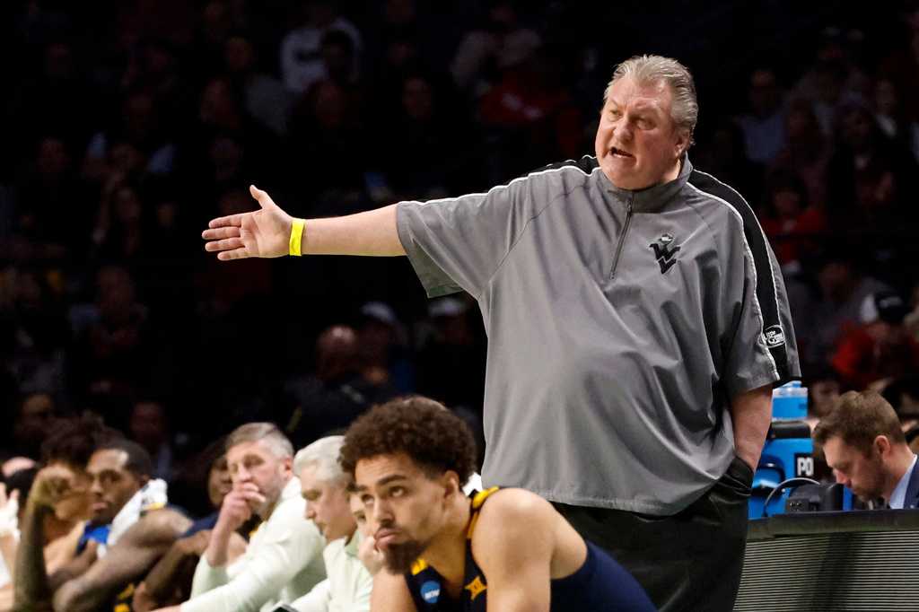 Hall of Fame basketball coach Bob Huggins has a 'progressive cognitive condition,' family says — WESH 2 Orlando, Lake Mary Sports news