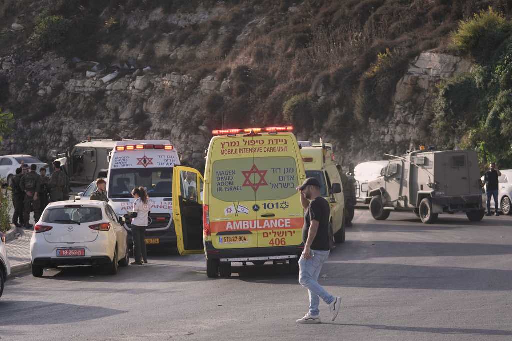 Netanyahu's office orders closure of West Bank after soldiers kill 2 men behind an alleged attack — WESH 2 Orlando