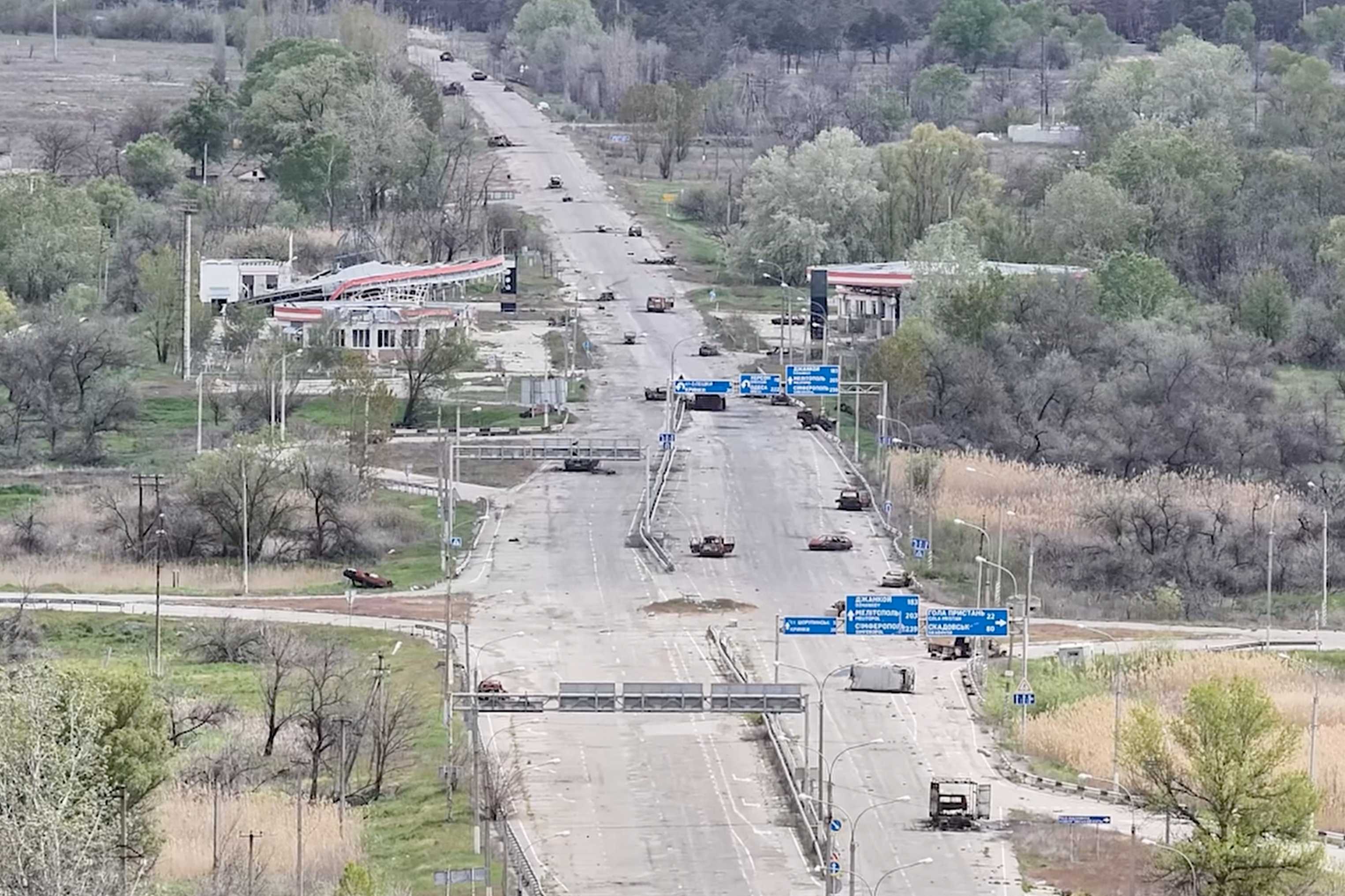 'Road of death': Civilians risk their lives along mined roads to escape Russian-held city — WESH 2 Orlando, Lake Mary Community news